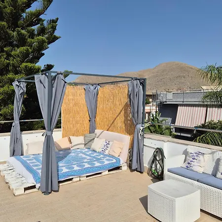 Jacuzzi E Terraces 3* モンデッロ